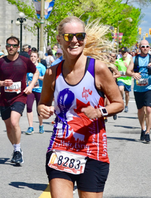 Sindy running in support of cancer research at The Ottawa Hospital
